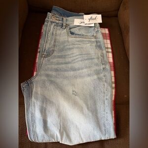 Of Luck indigo color woman’s jeans sz 8 inseam 26”.Distressed left knee . NWT